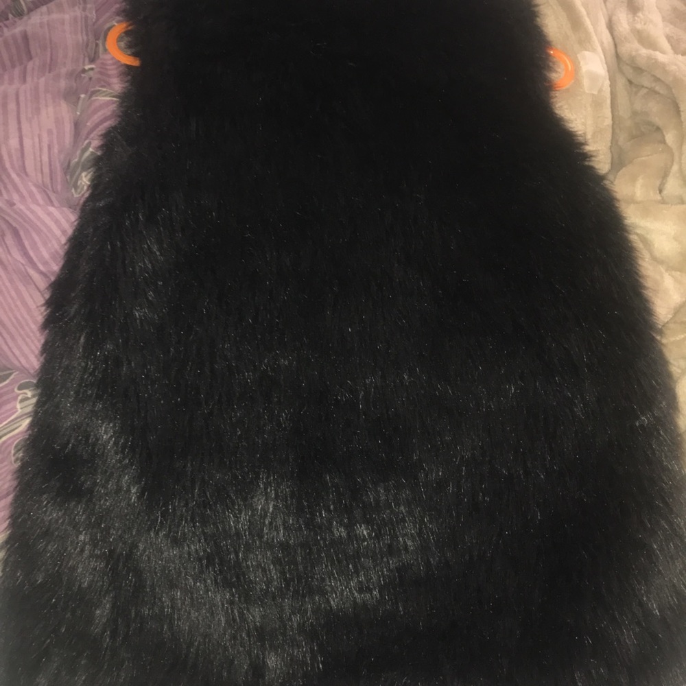 Guess faux fur